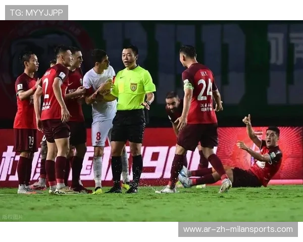 “球迷热议：中超裁判判罚是否公正？”，中超联赛裁判